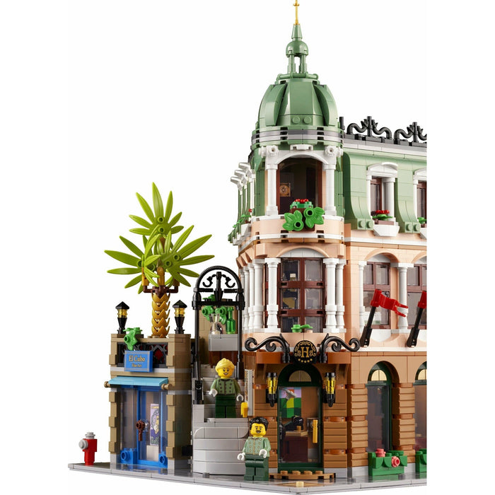 LEGO Creator Expert Modular Building 10297 Boutique Hotel